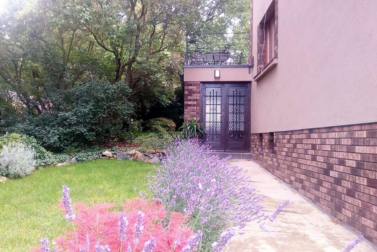 Apartman V Zahrade Praha Troja - Apartment In The Garden Prague Troja Kültér fotó