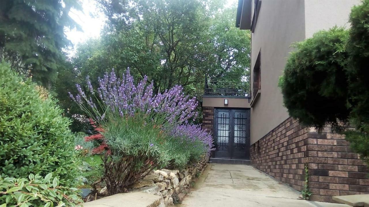 Apartman V Zahrade Praha Troja - Apartment In The Garden Prague Troja Kültér fotó